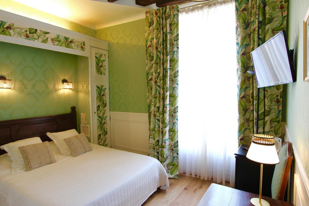 Hotel De La Bretonnerie Parigi