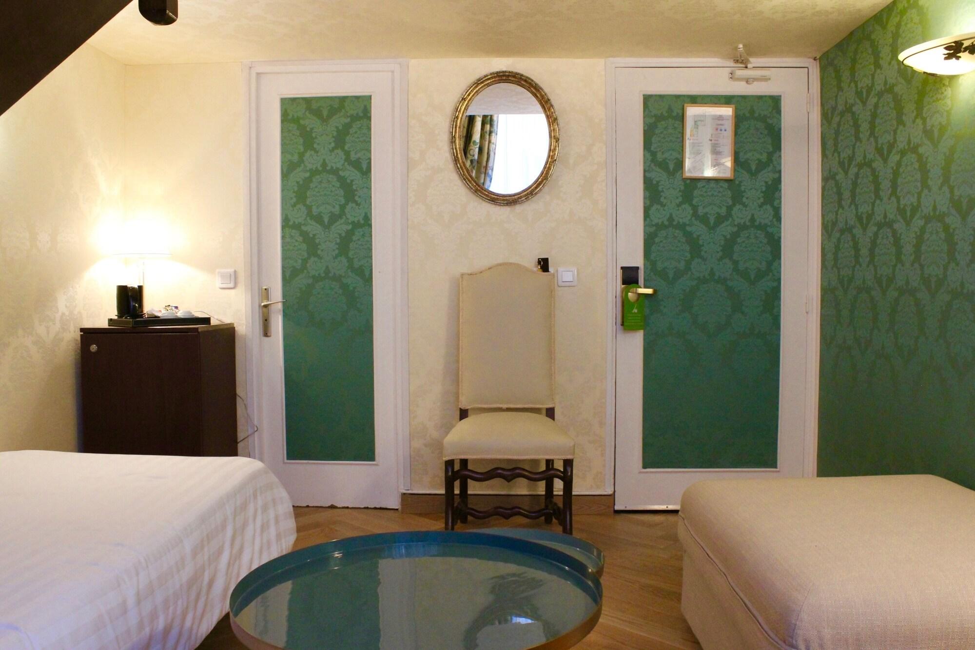Hotel De La Bretonnerie Parigi