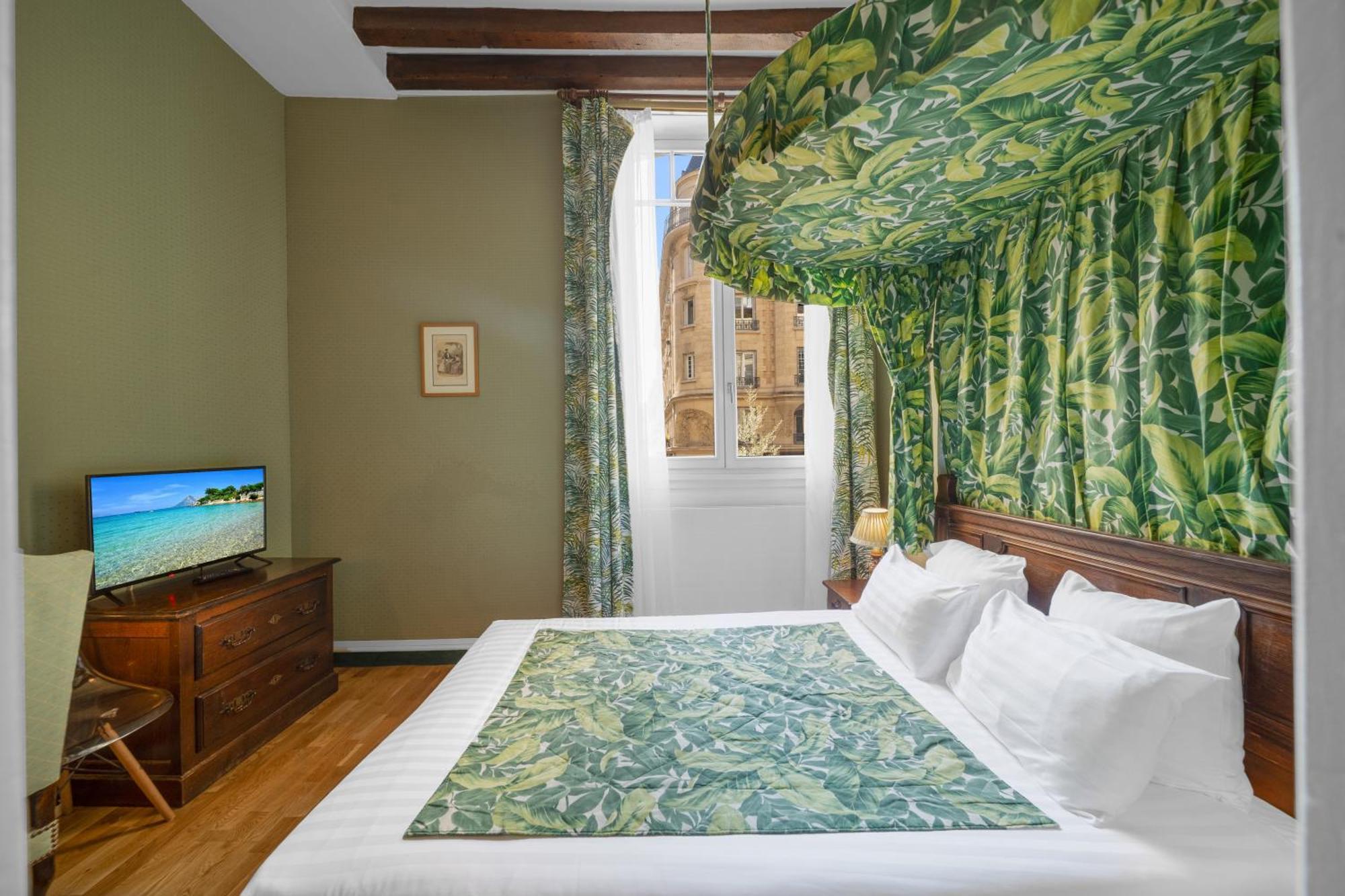 De La Bretonnerie 3*