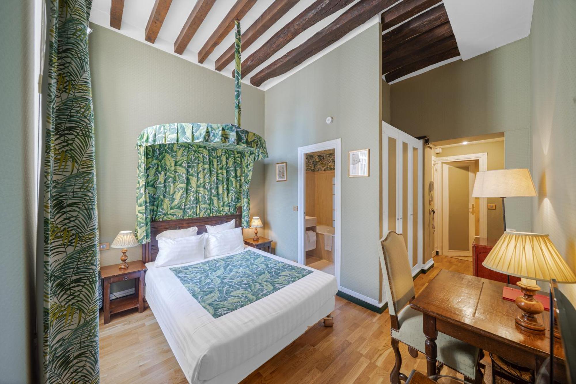 De La Bretonnerie Paris