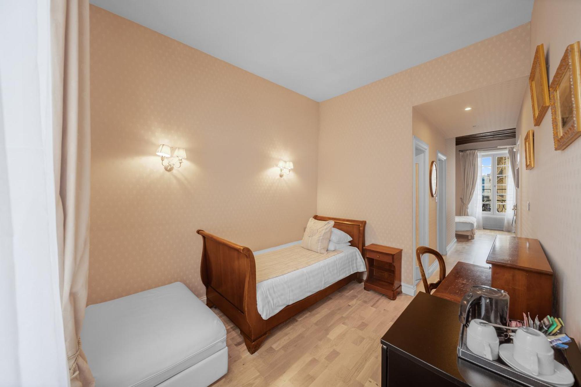 Hotel De La Bretonnerie Parigi