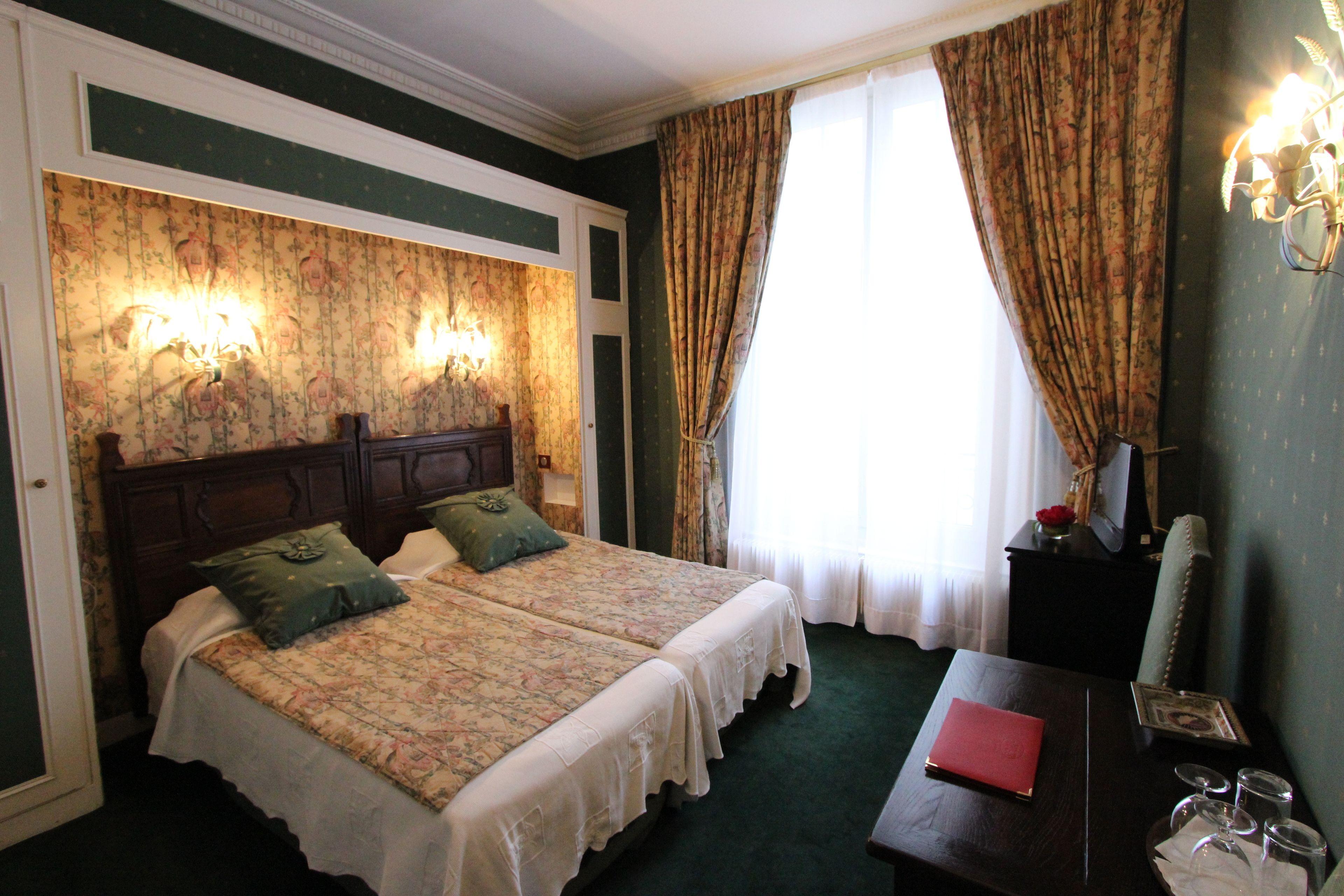 De La Bretonnerie 3*