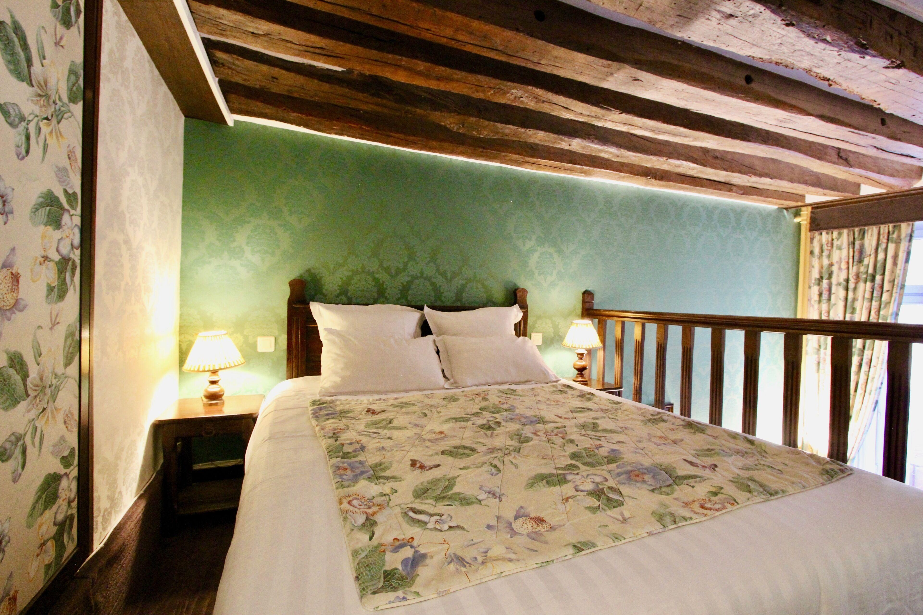 De La Bretonnerie Paris