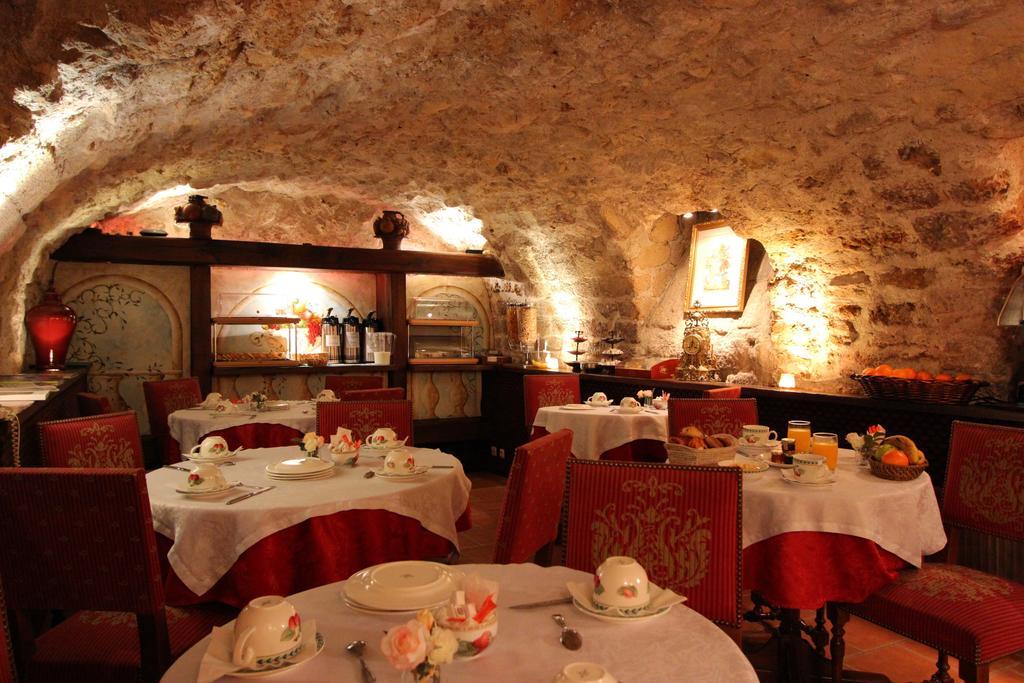 Hotel De La Bretonnerie Parigi